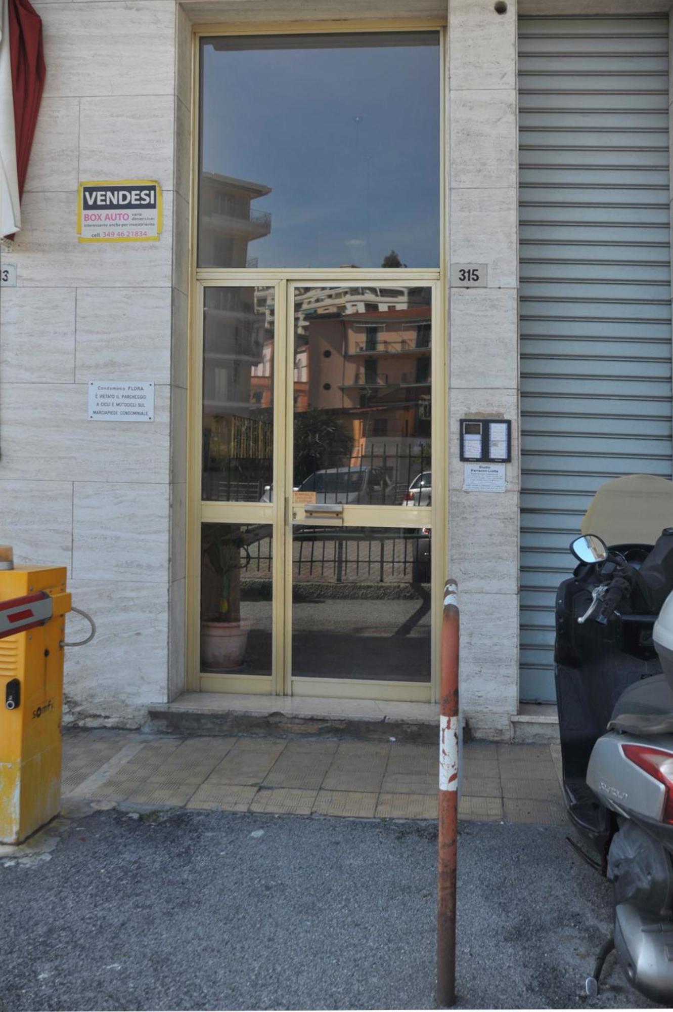 Casa Carina Centro Citta Con Garage Privato Apartment Sanremo Exterior foto