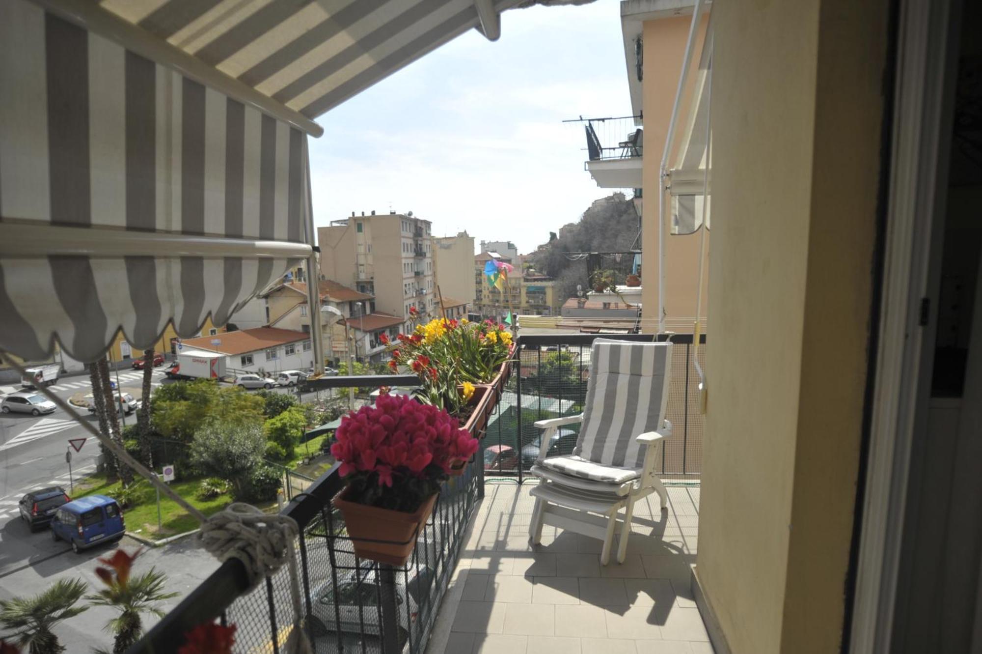 Casa Carina Centro Citta Con Garage Privato Apartment Sanremo Exterior foto