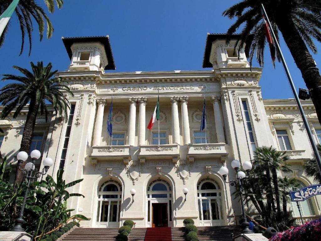 Casa Carina Centro Citta Con Garage Privato Apartment Sanremo Exterior foto