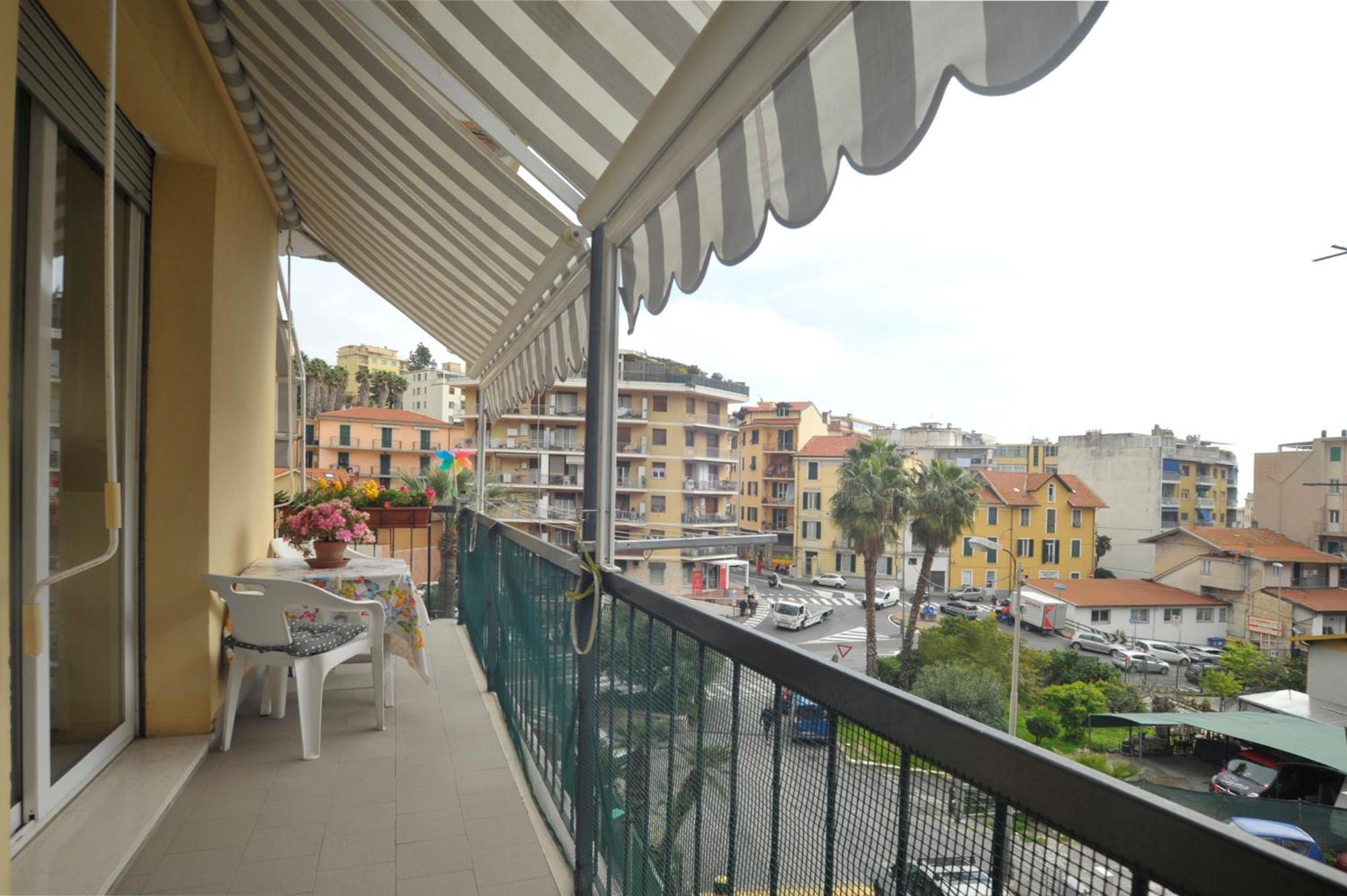 Casa Carina Centro Citta Con Garage Privato Apartment Sanremo Exterior foto